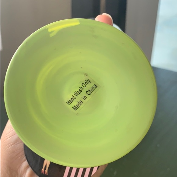 Miss April - Picture 4 of 5